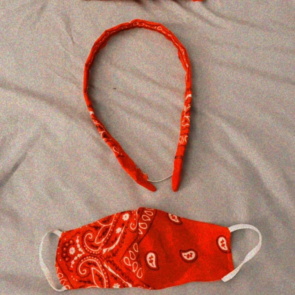 mask w/ matching headband